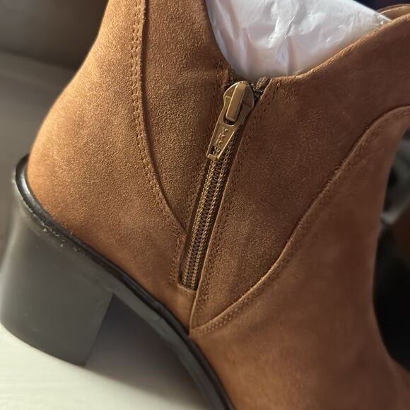 SEYCHELLES PRETTY LITTLE BIRD HEALED SUEDE BOOTS NWT NO BOX  ON SITE FULL Price - Picture 4 of 6